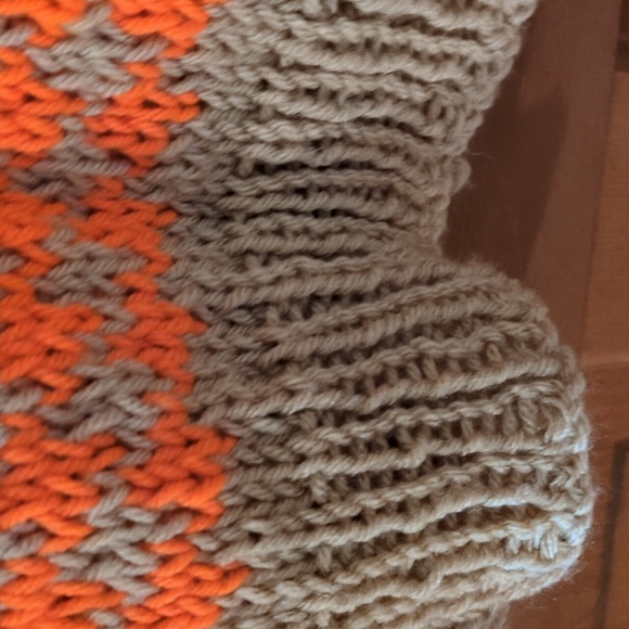 NEW! Hand Knit Acrylic Houndstooth Intarsia FITTED Sweater Vest Orange Tan S - Picture 5 of 9
